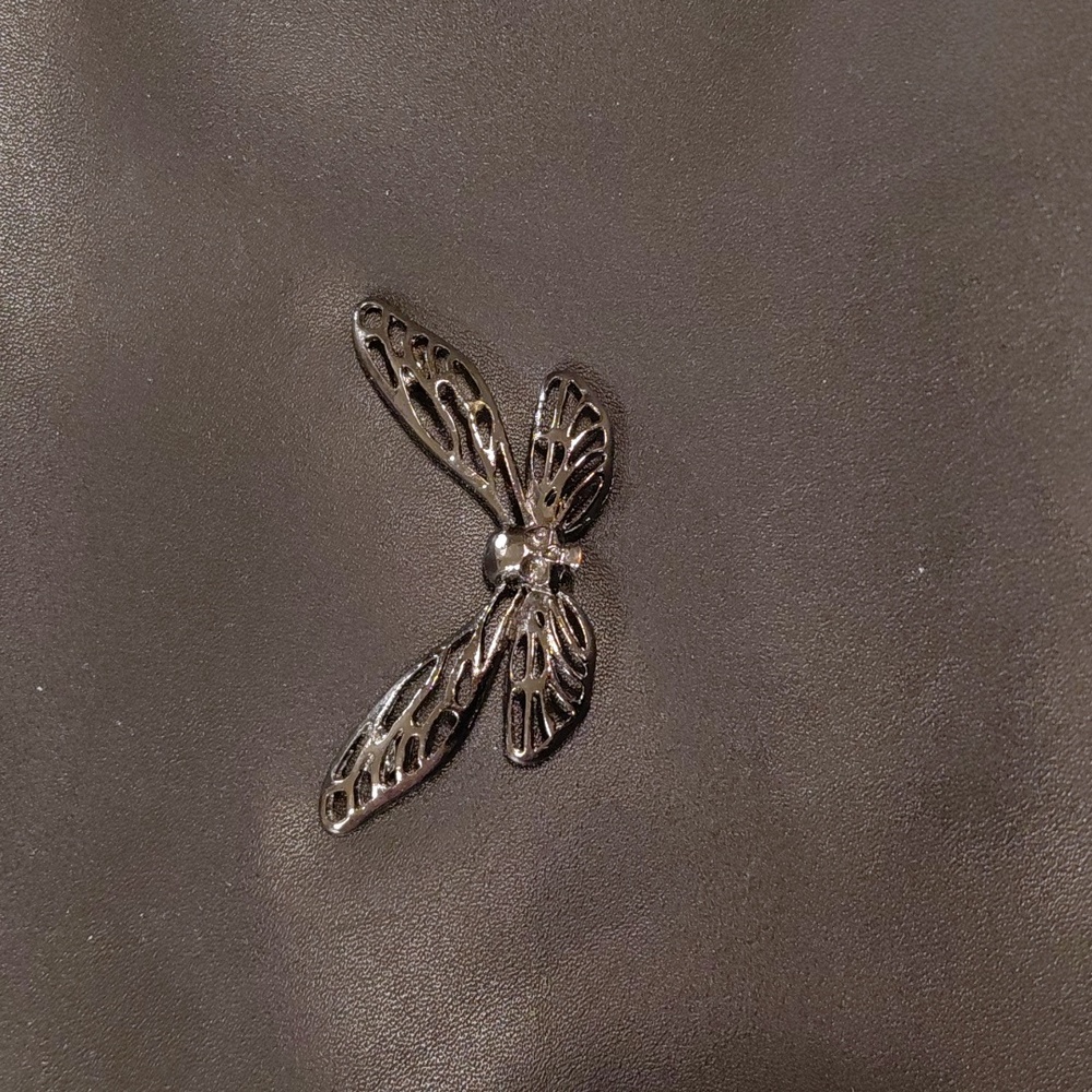 KILLSTAR SMALL BLACK KISSLOCK BUTTERFLY SKULL EMBLEM ON FRONT REMOVABLE STRAPS - Picture 3 of 12